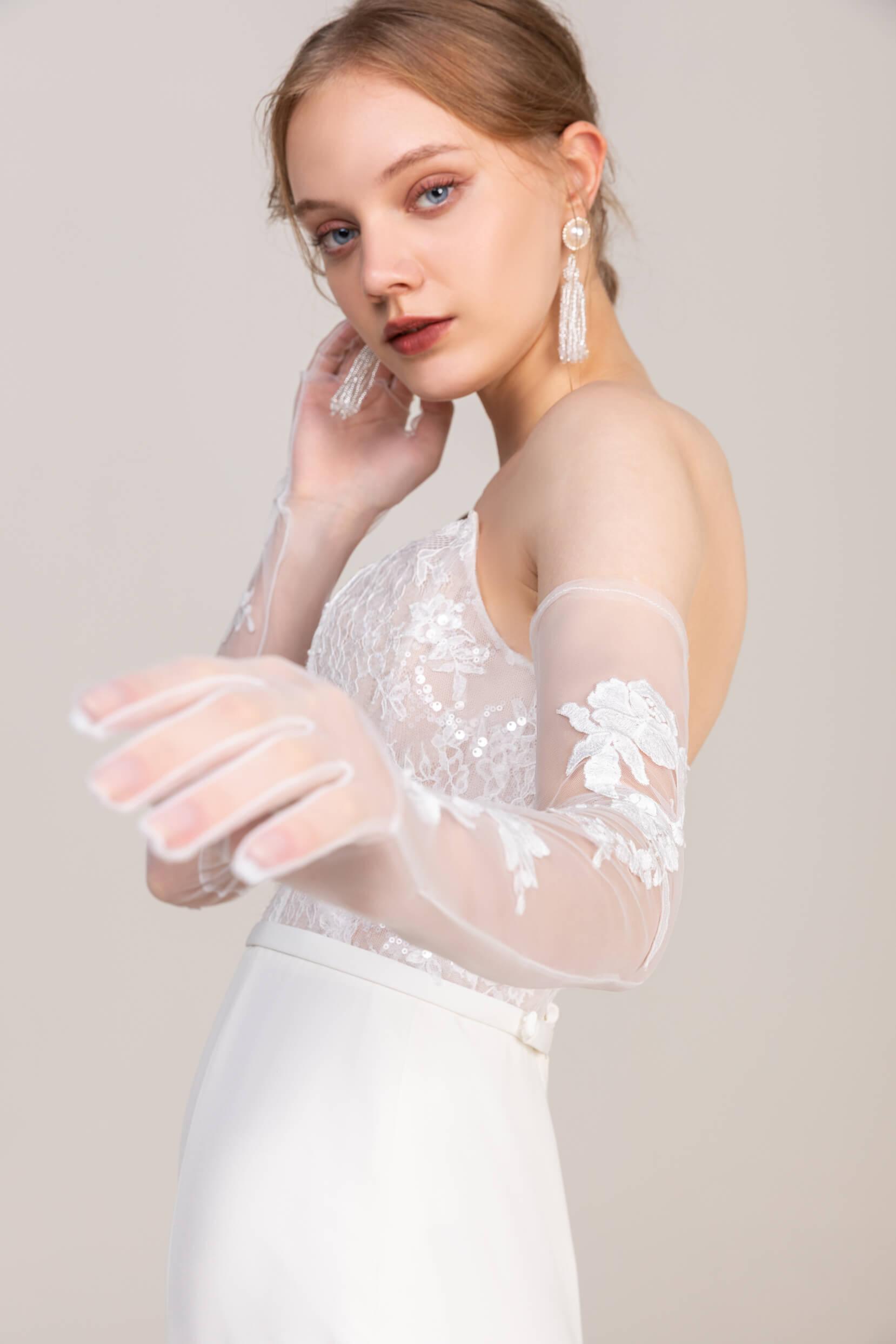Fingertips Opera Tulle Wedding Gloves Appliques CD0064 - COCOMELODY