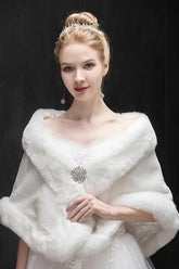 Faux Fur Shawl with Clasp CJ0129 - COCOMELODY