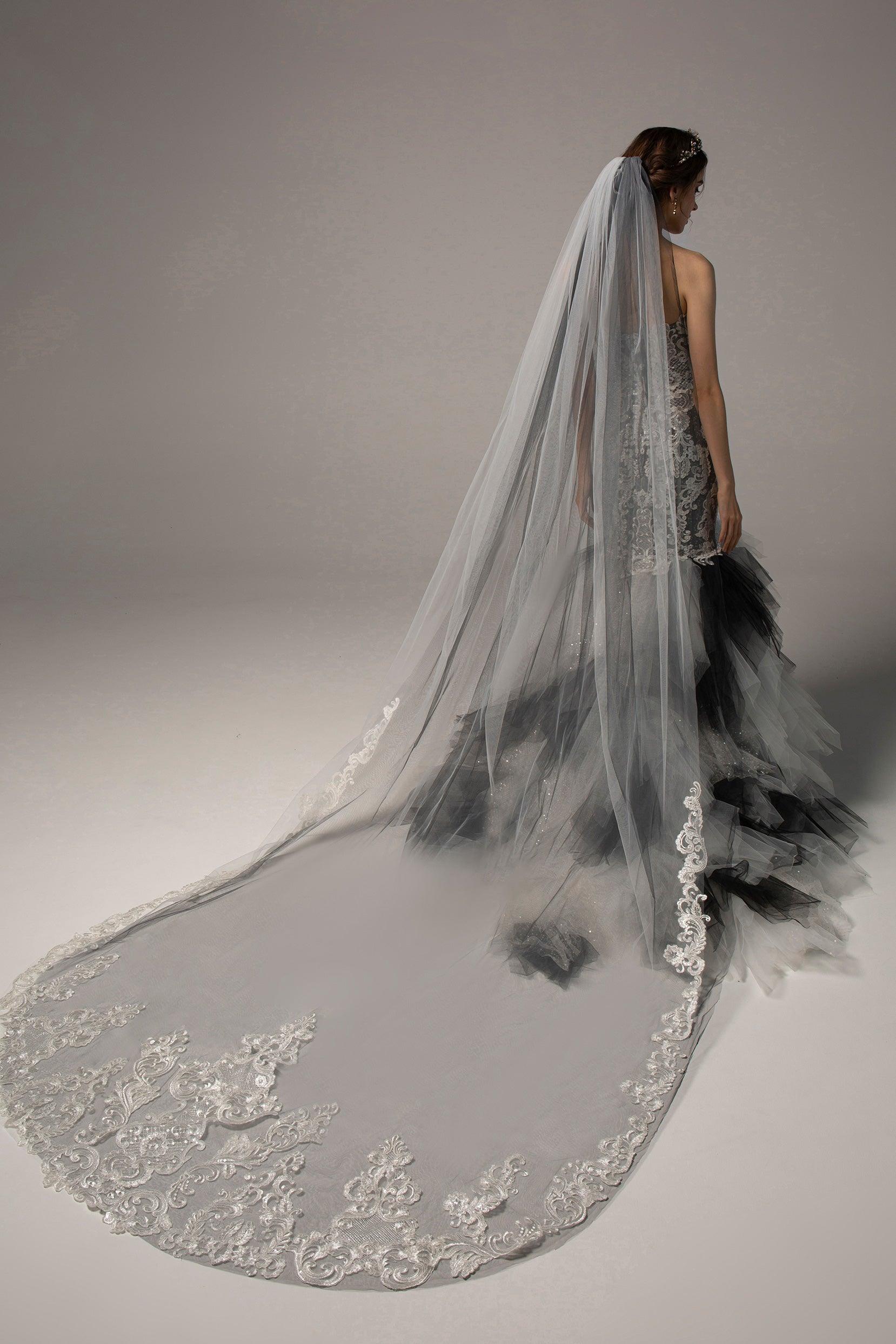 Two-tier Lace Edge Tulle Cathedral Veils Appliques CV0191 - COCOMELODY