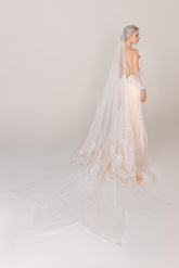One-tier Lace Edge Tulle Cathedral Veils Appliques CV0245 - COCOMELODY