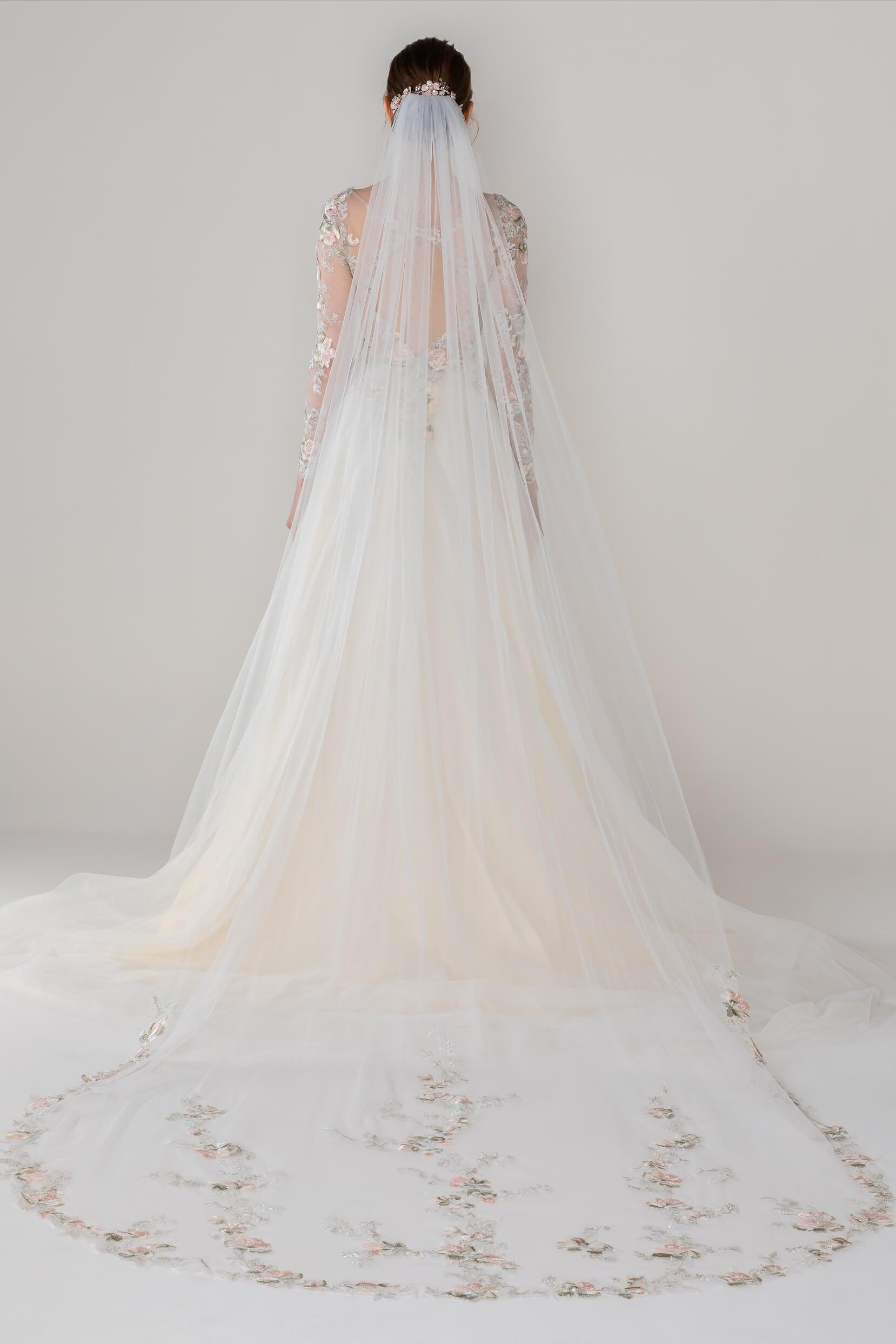 One-tier Lace Edge Tulle Chapel Veils with Appliques CV0291 - COCOMELODY