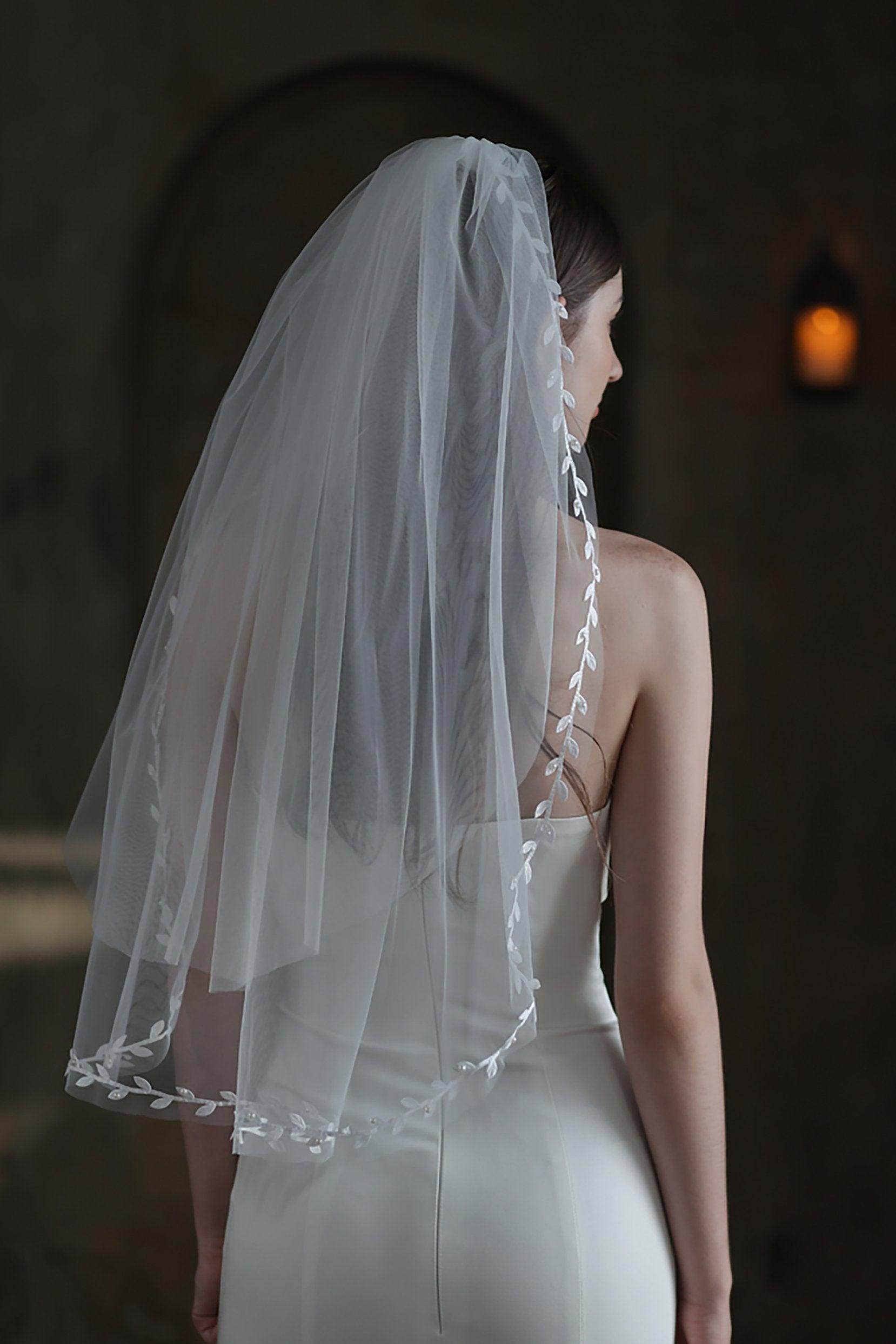 One-tier Leaves Edge Tulle Waist Veils with CV0300 - COCOMELODY