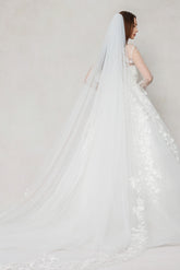 One-tier Lace Edge Tulle Chapel Veils with Appliques CV0404