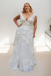 A-Line Sweep-Brush Train Lace Tulle Wedding Dress CW3491 - COCOMELODY