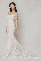 Trumpet-Mermaid Court Train Lace Wedding Dress CW3643 - COCOMELODY