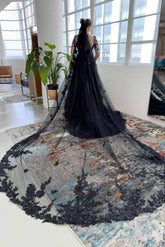 One-tier Lace Edge Tulle Chapel Veils with Appliques CV0338 - COCOMELODY