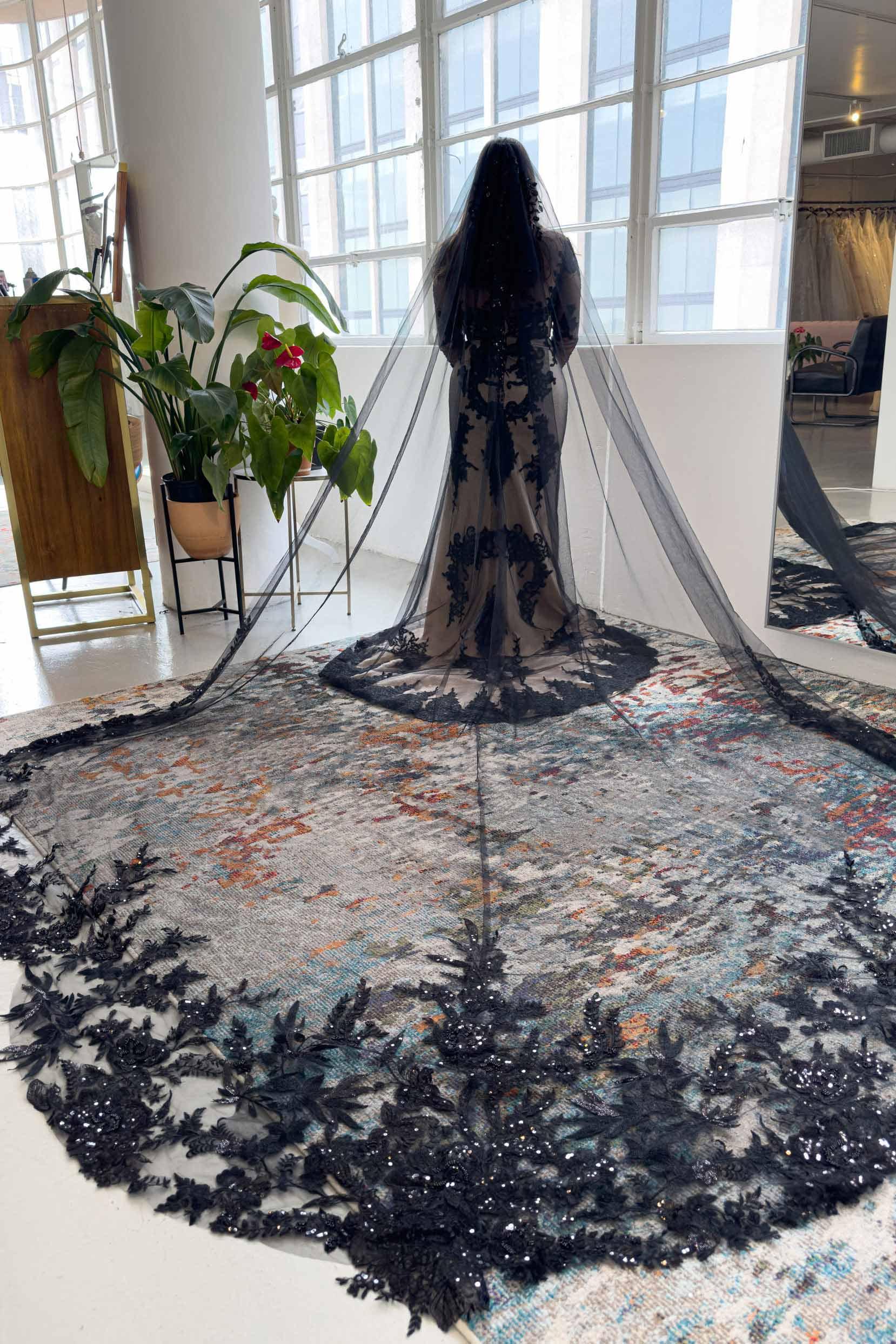 One-tier Lace Edge Lace Tulle Cathedral Veils with Appliques Beading CV0336 - COCOMELODY