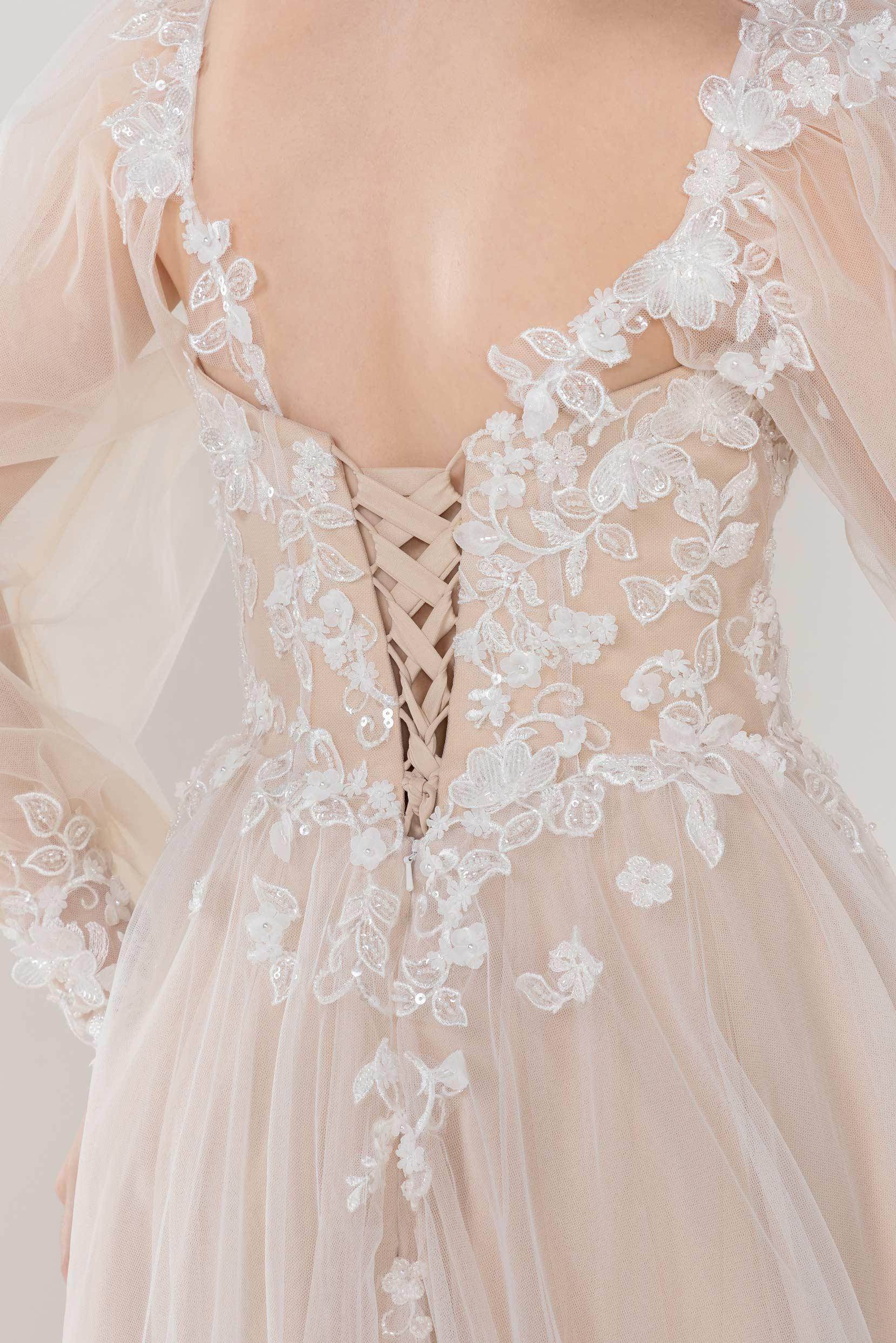 A-Line Court Train Tulle Wedding Dress CW2533 - COCOMELODY