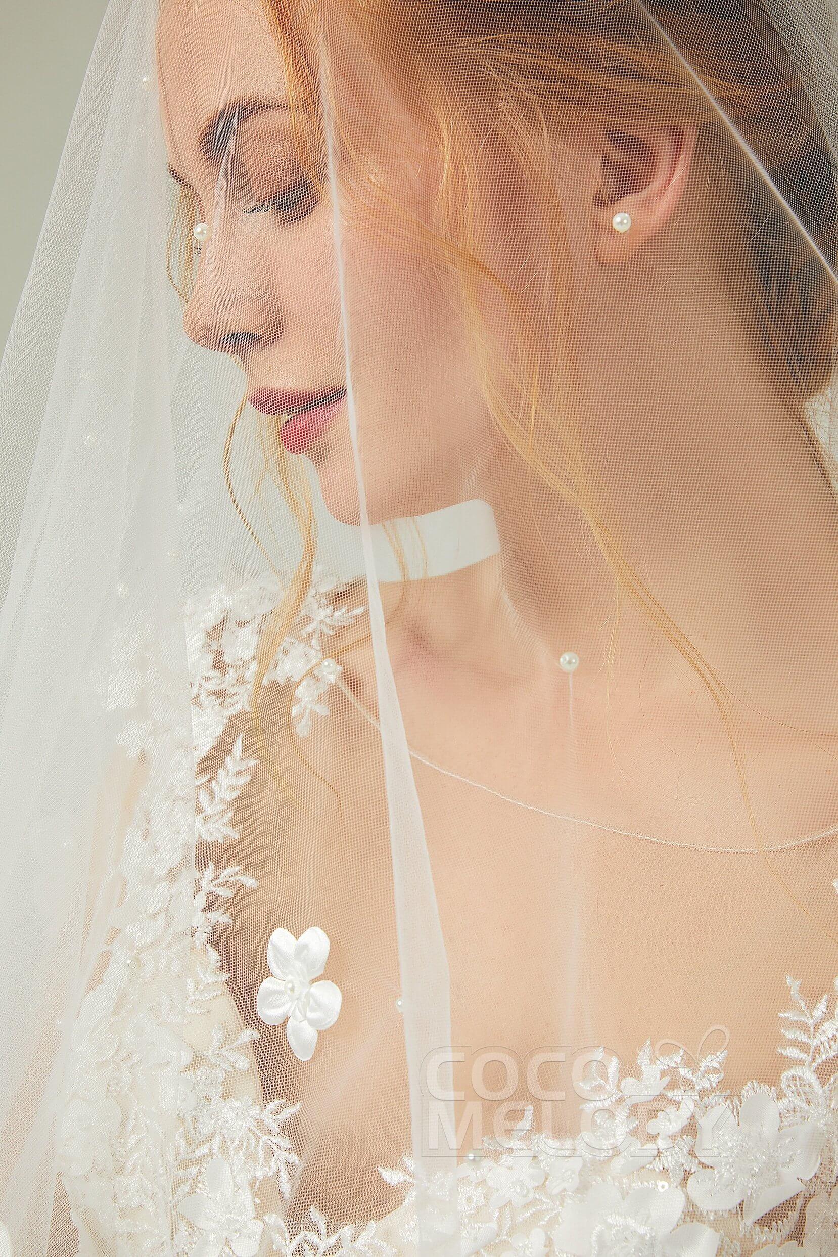 One-tier Cut Edge Tulle Chapel Veils Flower Pearls AV18018 - COCOMELODY