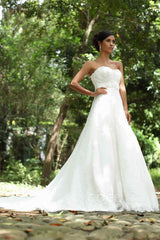 A-Line Chapel Train Tulle Wedding Dress Alb12285 - COCOMELODY