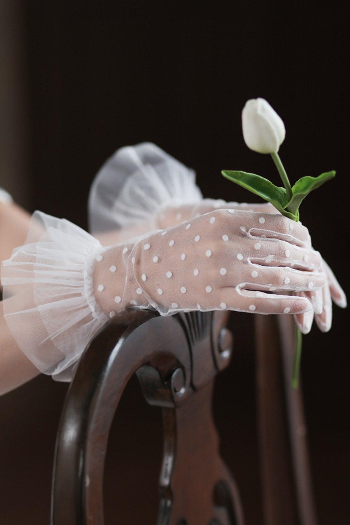 Fingertips Wrist Length Tulle Wedding Gloves CD0104 - COCOMELODY