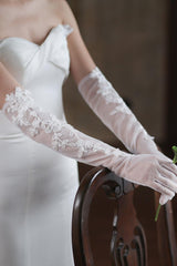 Fingertips Opera Length Tulle Wedding Gloves CD0106 - COCOMELODY