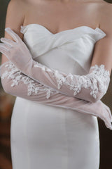 Fingertips Opera Length Tulle Wedding Gloves CD0106 - COCOMELODY