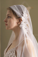 One-tier Cut Edge Tulle Hip Veils Appliques Beading CV0262 - COCOMELODY