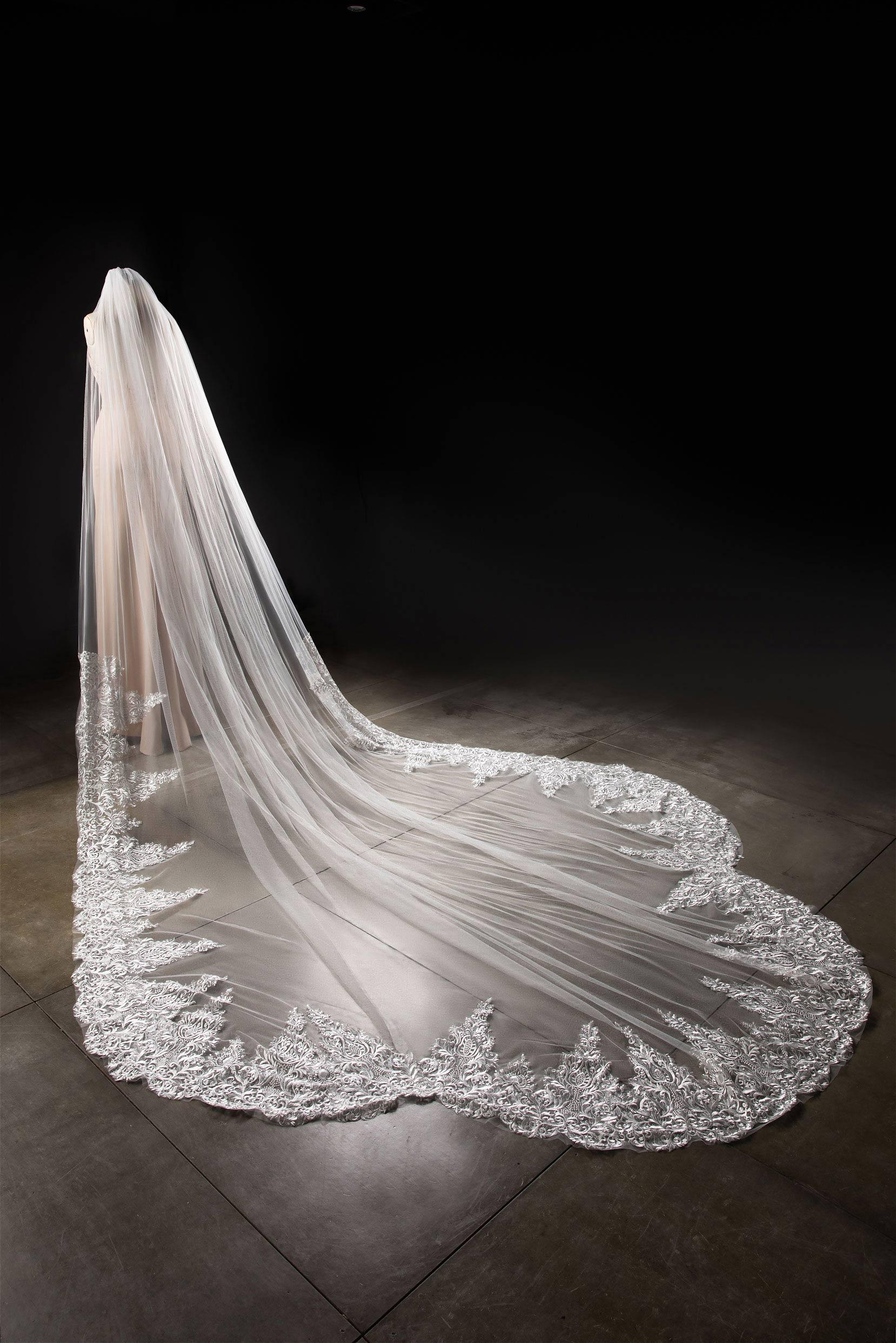 One-tier Lace Edge Tulle Lace Cathedral Veils with Appliques CV0285 - COCOMELODY