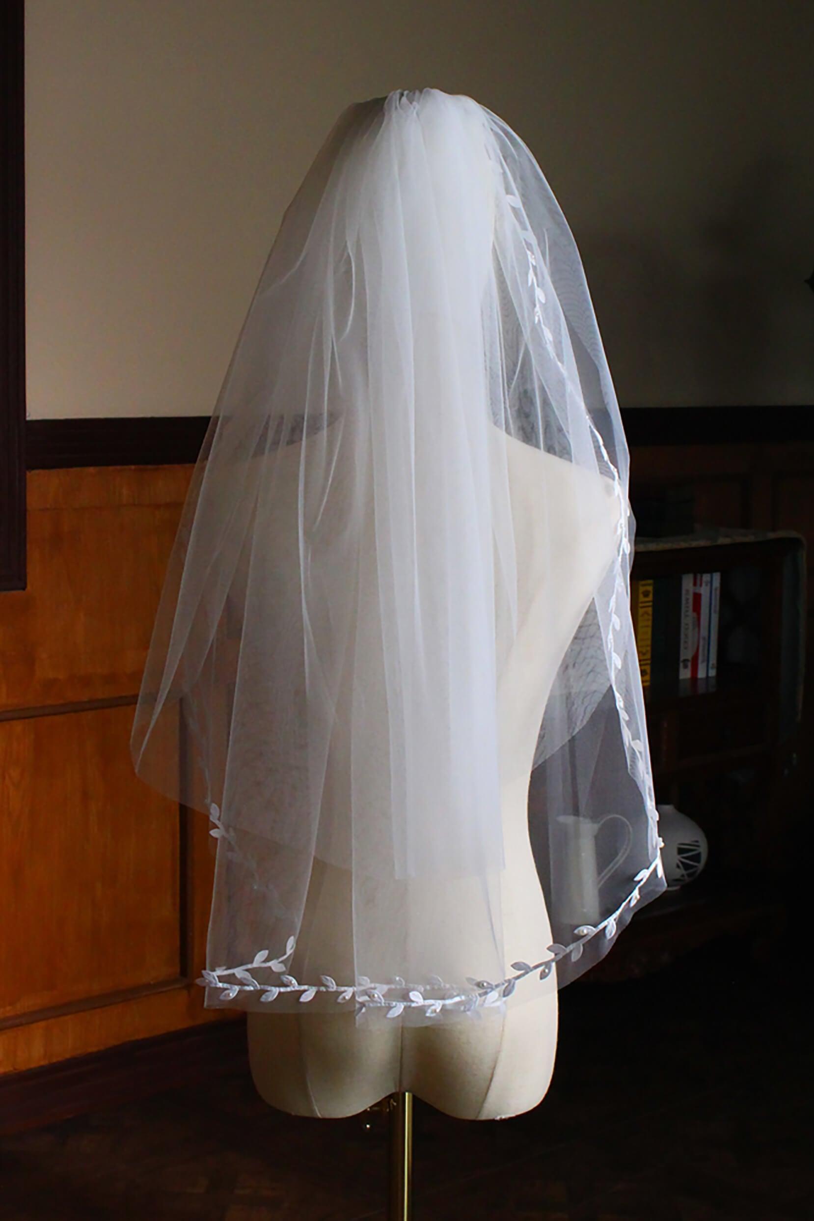 One-tier Leaves Edge Tulle Waist Veils with CV0300 - COCOMELODY