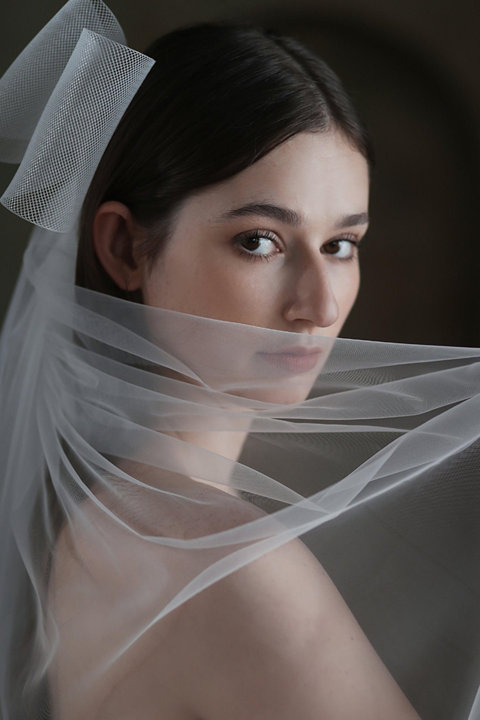 One-tier Cut Edge Tulle Hip Veils with Bow CV0309 - COCOMELODY