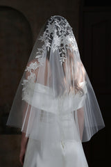 Two-tier Cut Edge Tulle Waist Veils with Appliques CV0310 - COCOMELODY