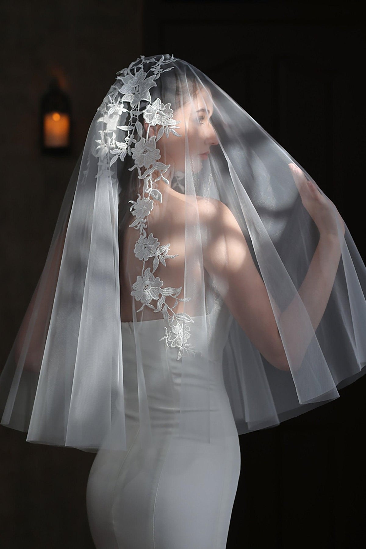 Two-tier Cut Edge Tulle Waist Veils with Appliques CV0310 - COCOMELODY