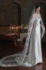 One-tier Lace Edge Tulle Chapel Veils with Appliques CV0317 - COCOMELODY