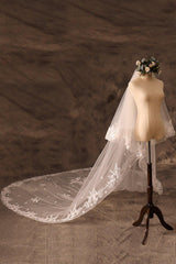 Two-tier Lace Edge Tulle Lace Cathedral Veils with Appliques CV0355 - COCOMELODY