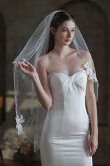 One-tier Lace Edge Tulle Lace Chapel Veils with Pearls CV0370 - COCOMELODY