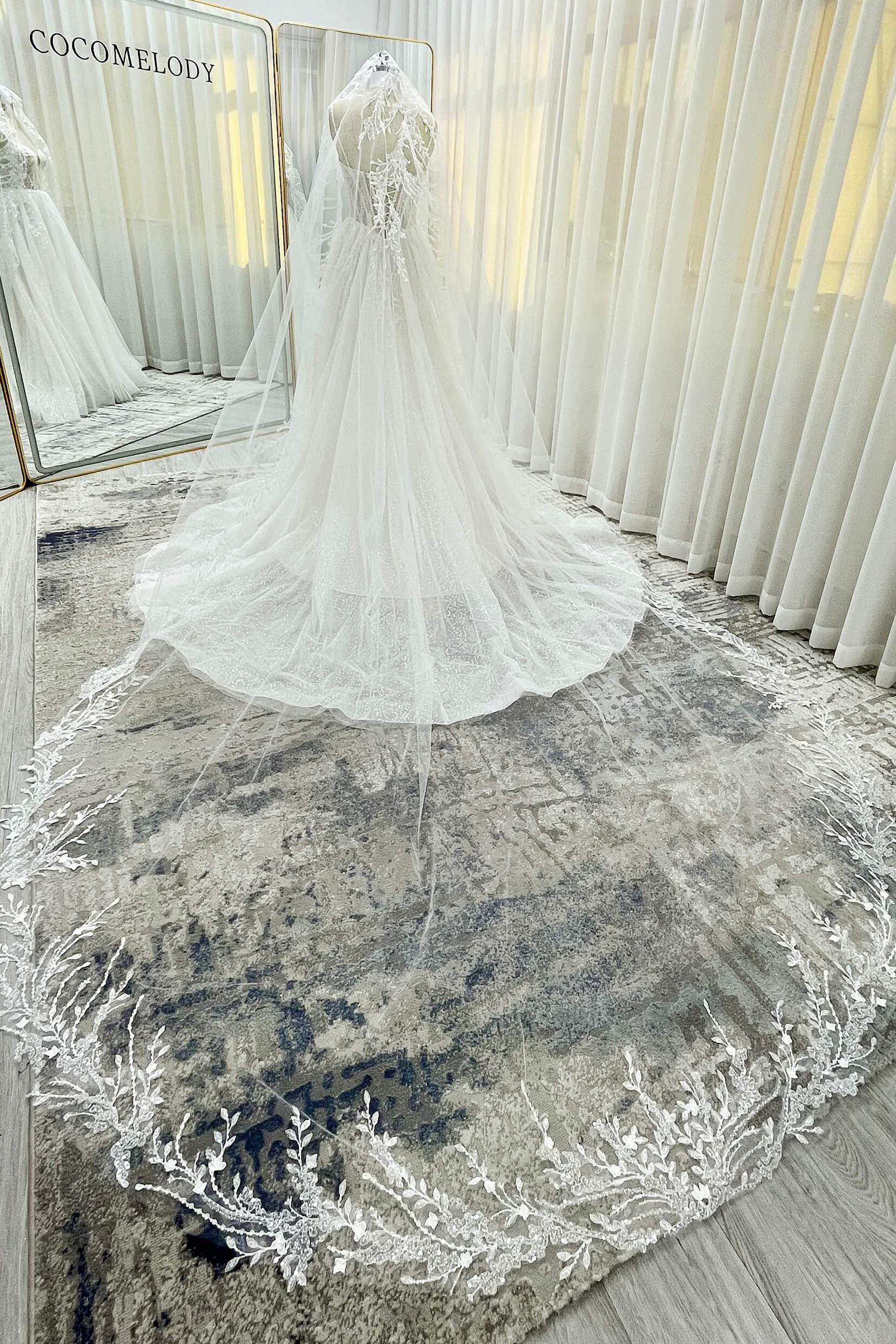 One-tier Lace Edge Tulle Chapel Veils with Appliques Beading CV0398 - COCOMELODY