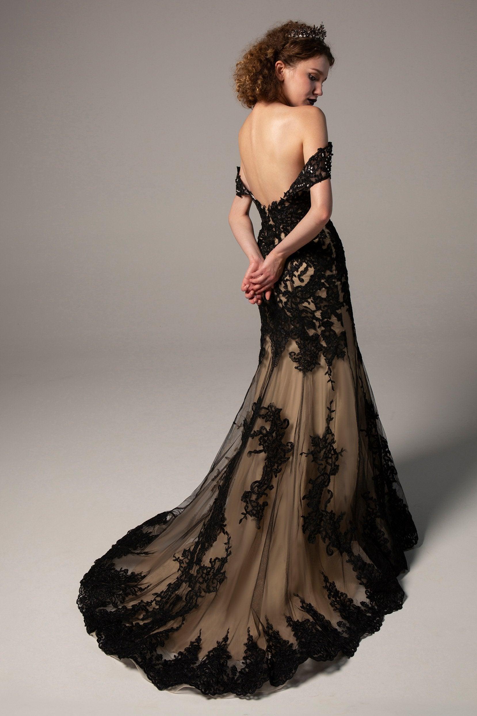 A-Line Court Train Tulle Wedding Dress CW2318 - COCOMELODY