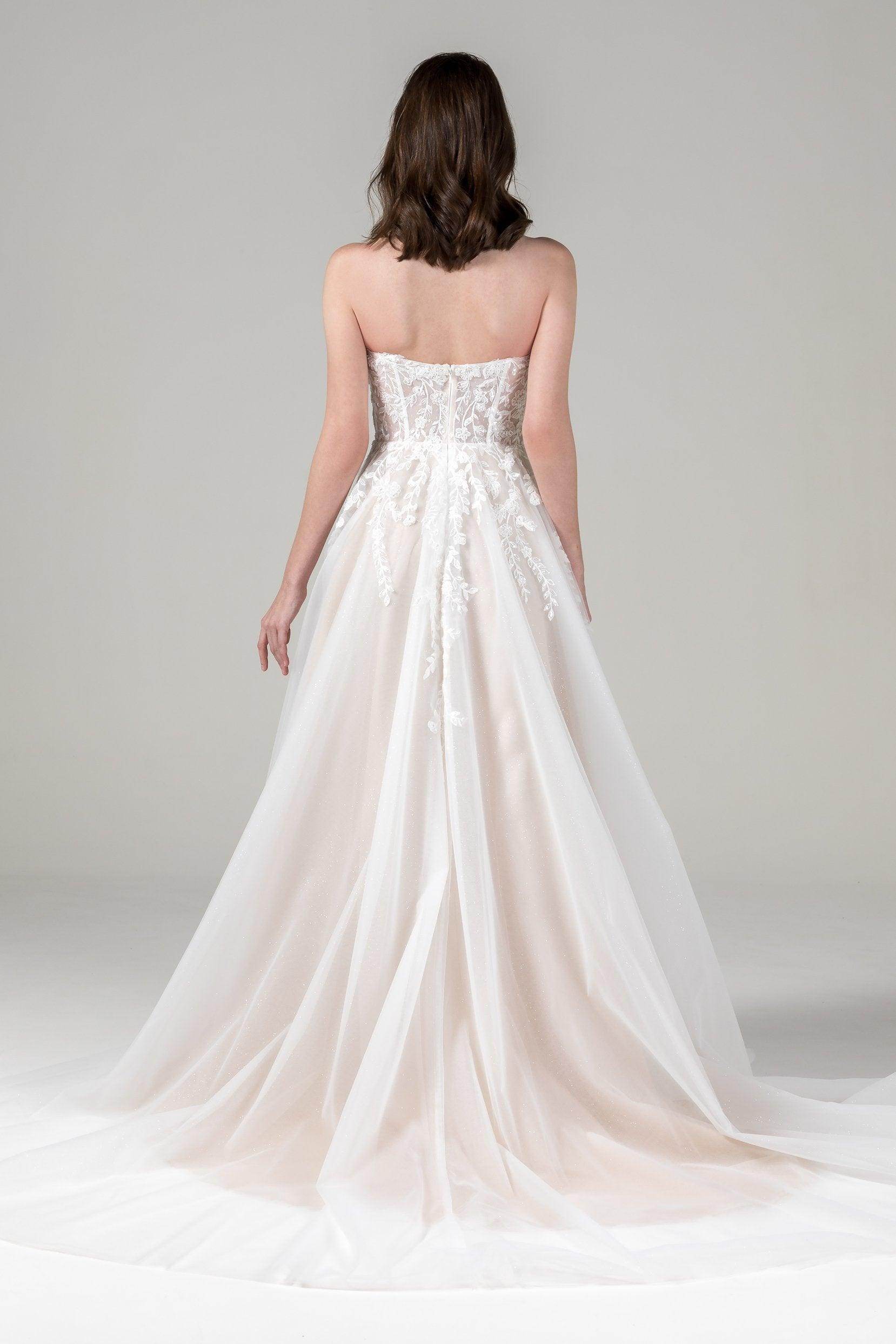 A-Line Court Train Tulle Lace Wedding Dress CW2584 - COCOMELODY