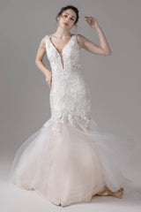 Trumpet-Mermaid Court Train Lace Tulle Wedding Dress CW2795 - COCOMELODY