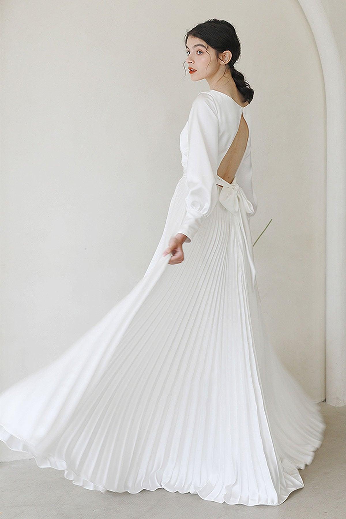 A-Line Sweep-Brush Train Crushed Material Wedding Dress CW3051 - COCOMELODY