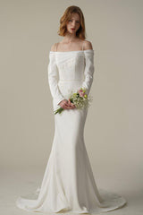 Trumpet-Mermaid Court Train Satin Wedding Dress CW3088 - COCOMELODY