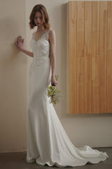 Trumpet-Mermaid Court Train Lace Satin Wedding Dress CW3089 - COCOMELODY