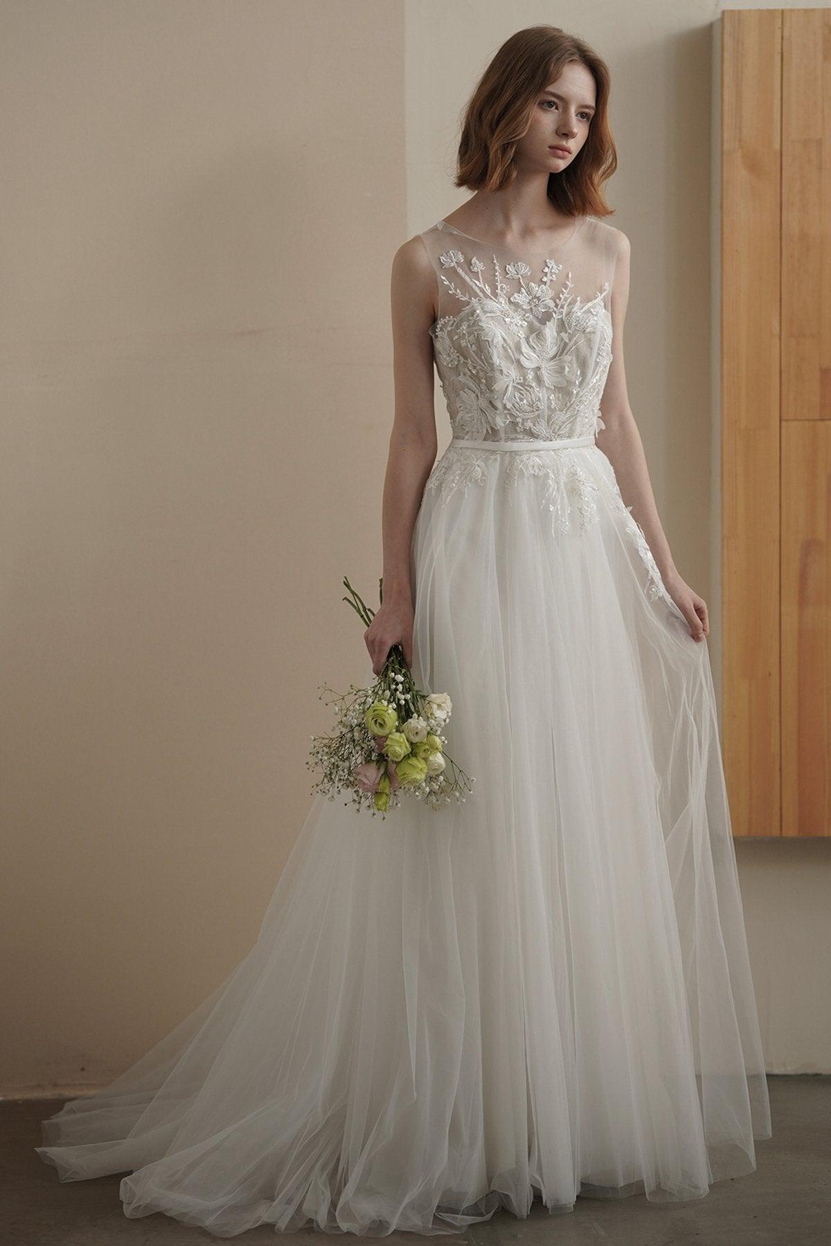 A-Line Sweep-Brush Train Lace Tulle Wedding Dress CW3090 - COCOMELODY