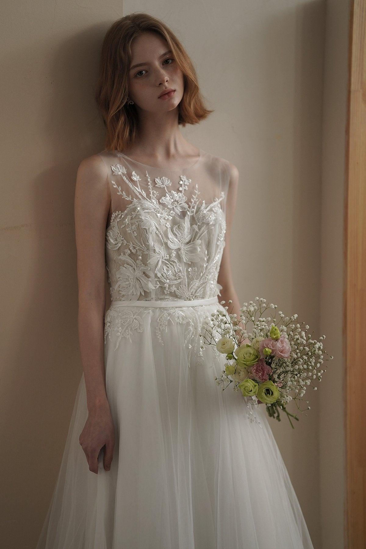 A-Line Sweep-Brush Train Lace Tulle Wedding Dress CW3090 - COCOMELODY
