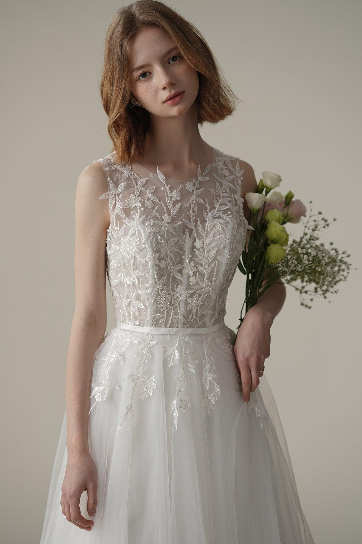 A-Line Sweep-Brush Train Tulle Wedding Dress CW3092 - COCOMELODY