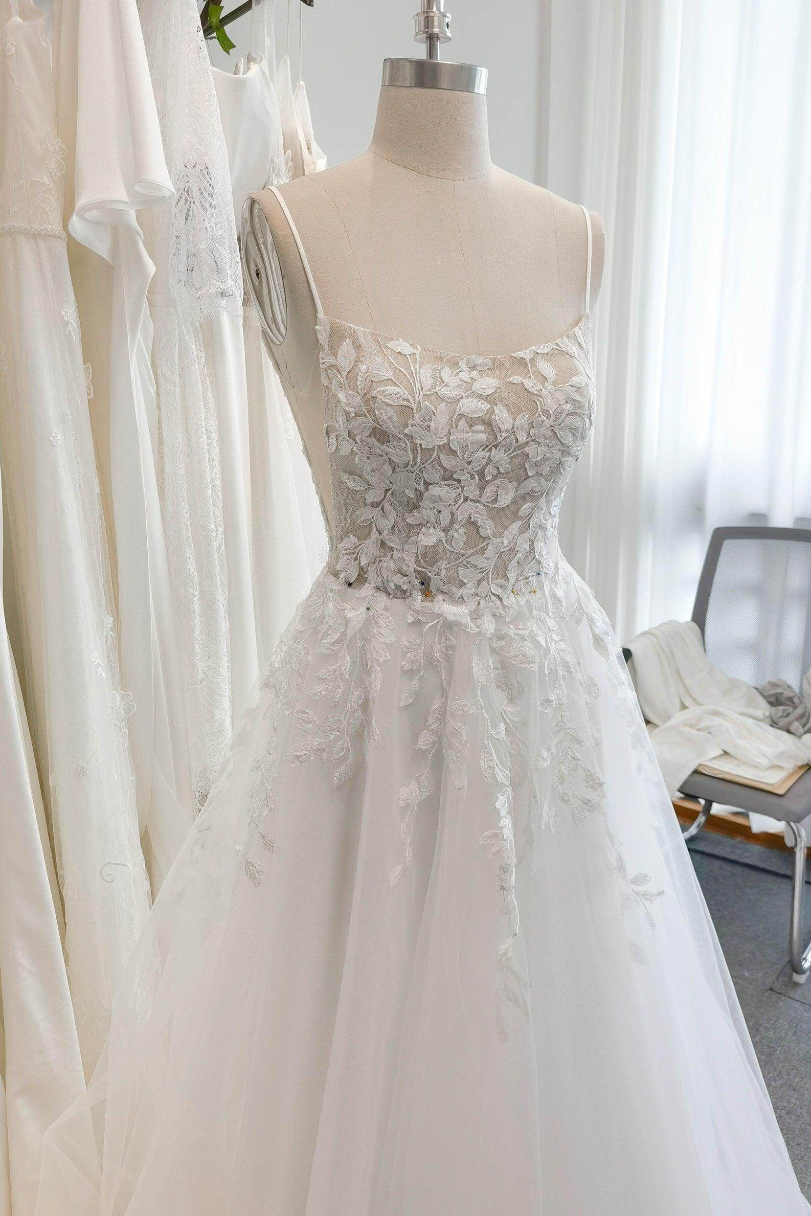 A-Line Sweep-Brush Train Lace Tulle Wedding Dress CW3103 - COCOMELODY