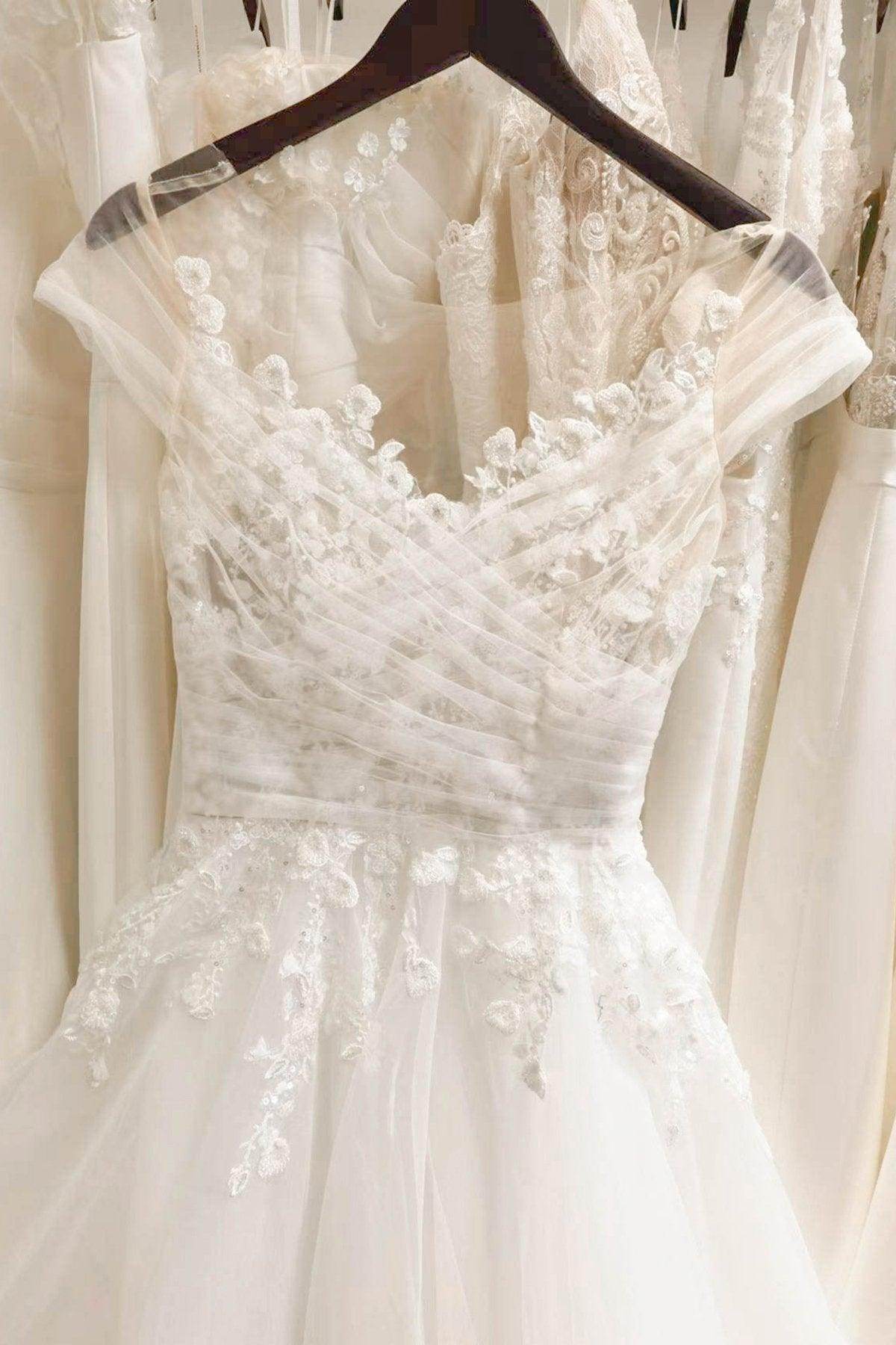 A-Line Sweep-Brush Train Lace Tulle Wedding Dress CW3118 - COCOMELODY