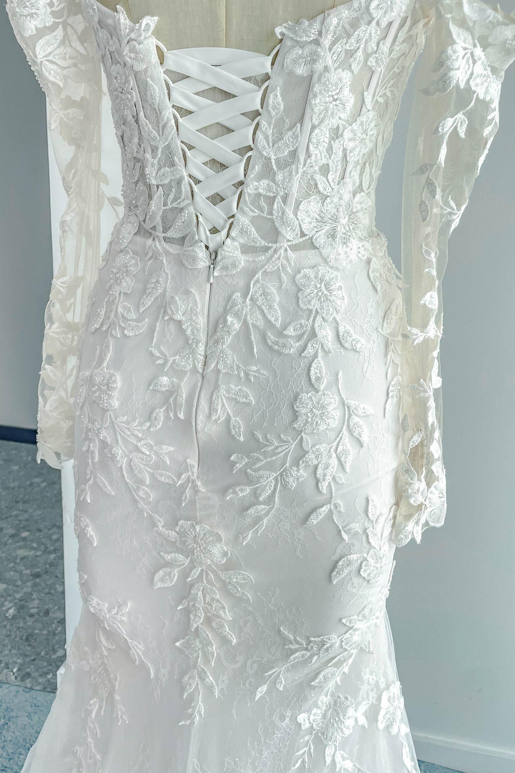 Trumpet-Mermaid Chapel Train Lace Tulle Wedding Dress CW3135CR - COCOMELODY