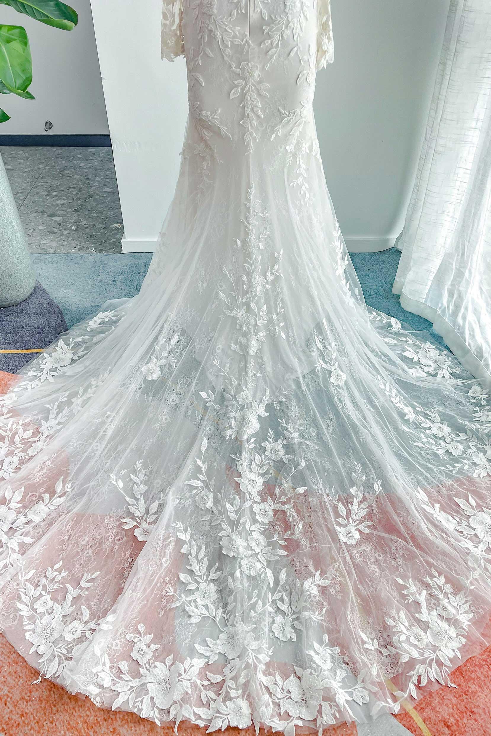 Trumpet-Mermaid Chapel Train Lace Tulle Wedding Dress CW3135CR - COCOMELODY