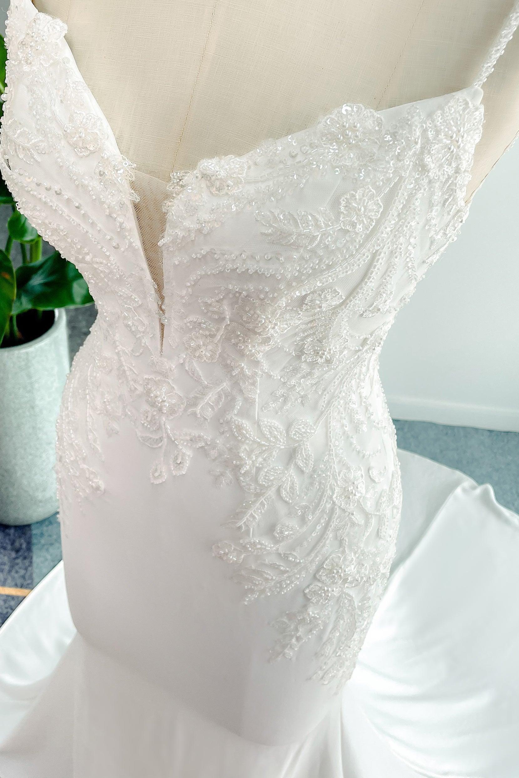 Trumpet-Mermaid Court Train Lace Stretch Satin Wedding Dress CW3137 - COCOMELODY