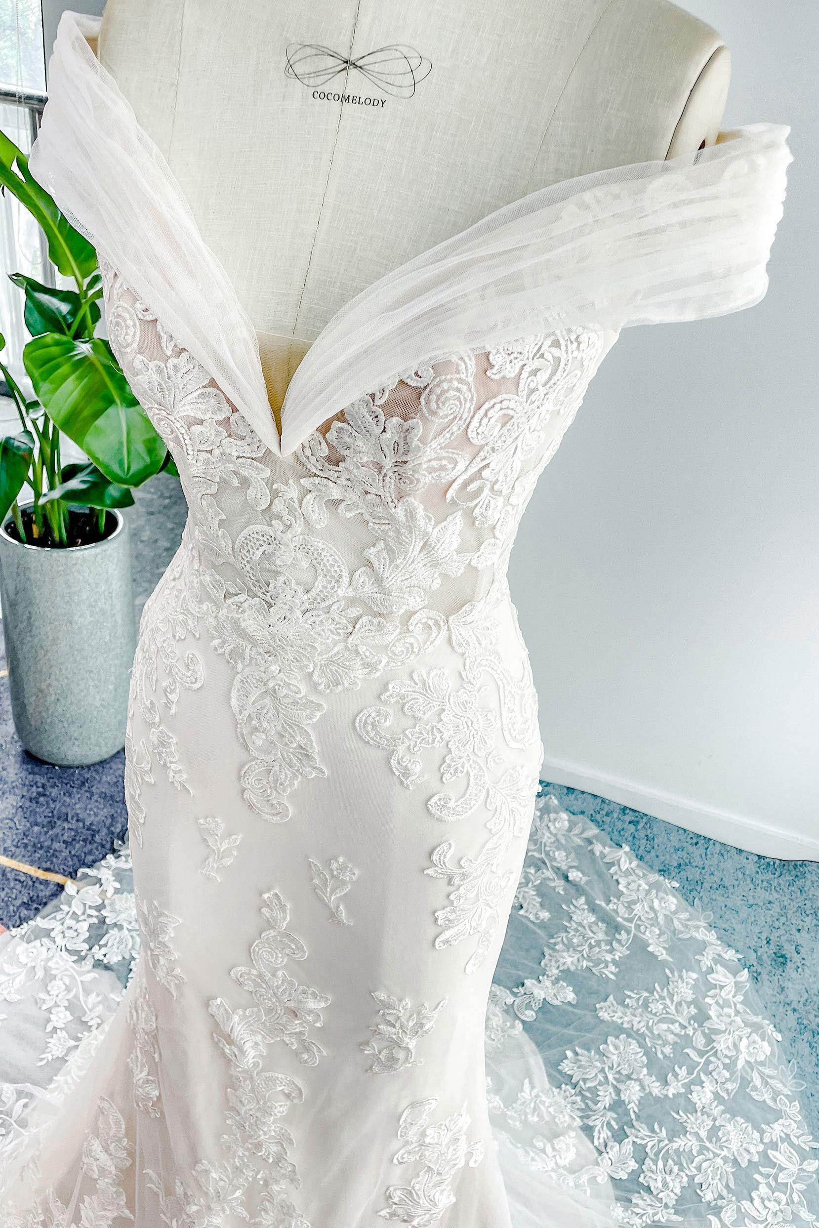 Trumpet-Mermaid Chapel Train Lace Tulle Wedding Dress CW3204CR - COCOMELODY