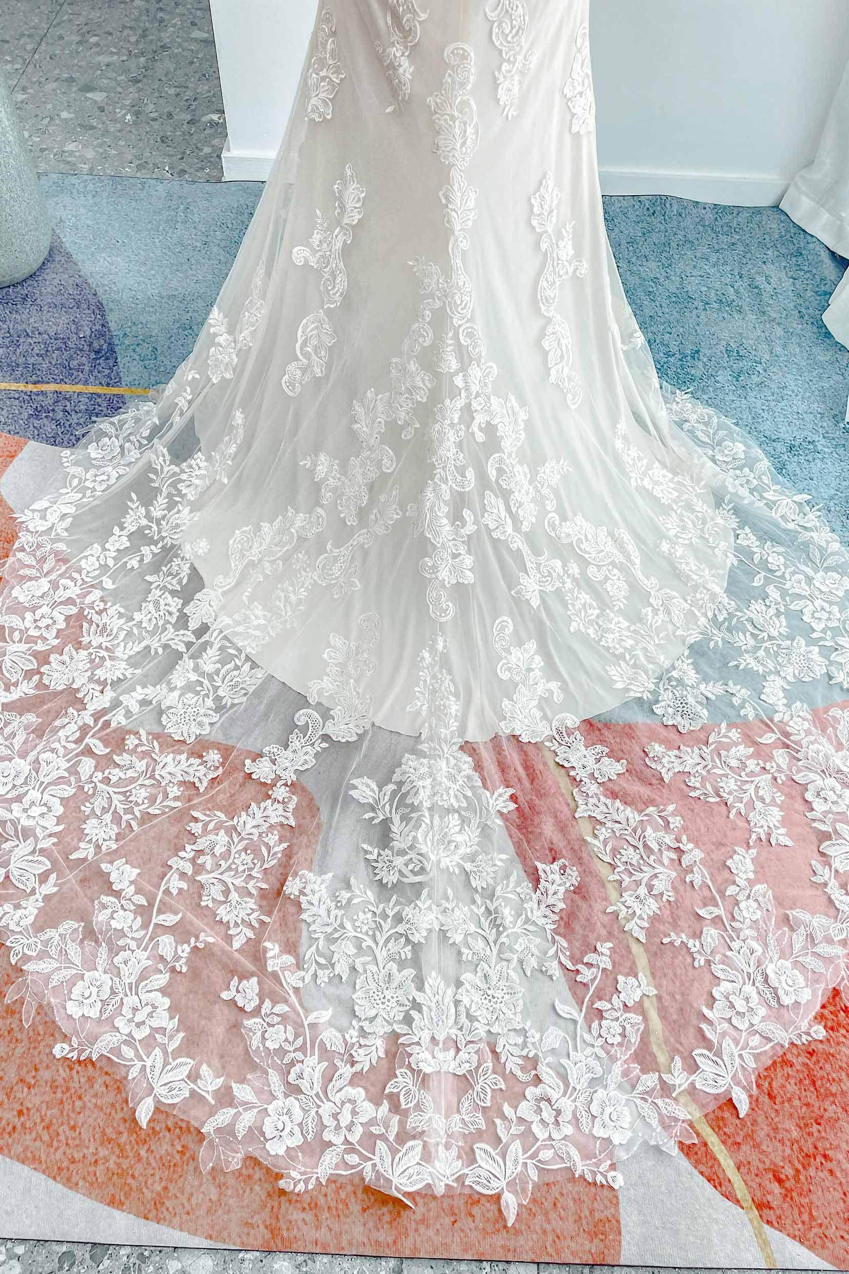 Trumpet-Mermaid Chapel Train Lace Tulle Wedding Dress CW3204CR - COCOMELODY