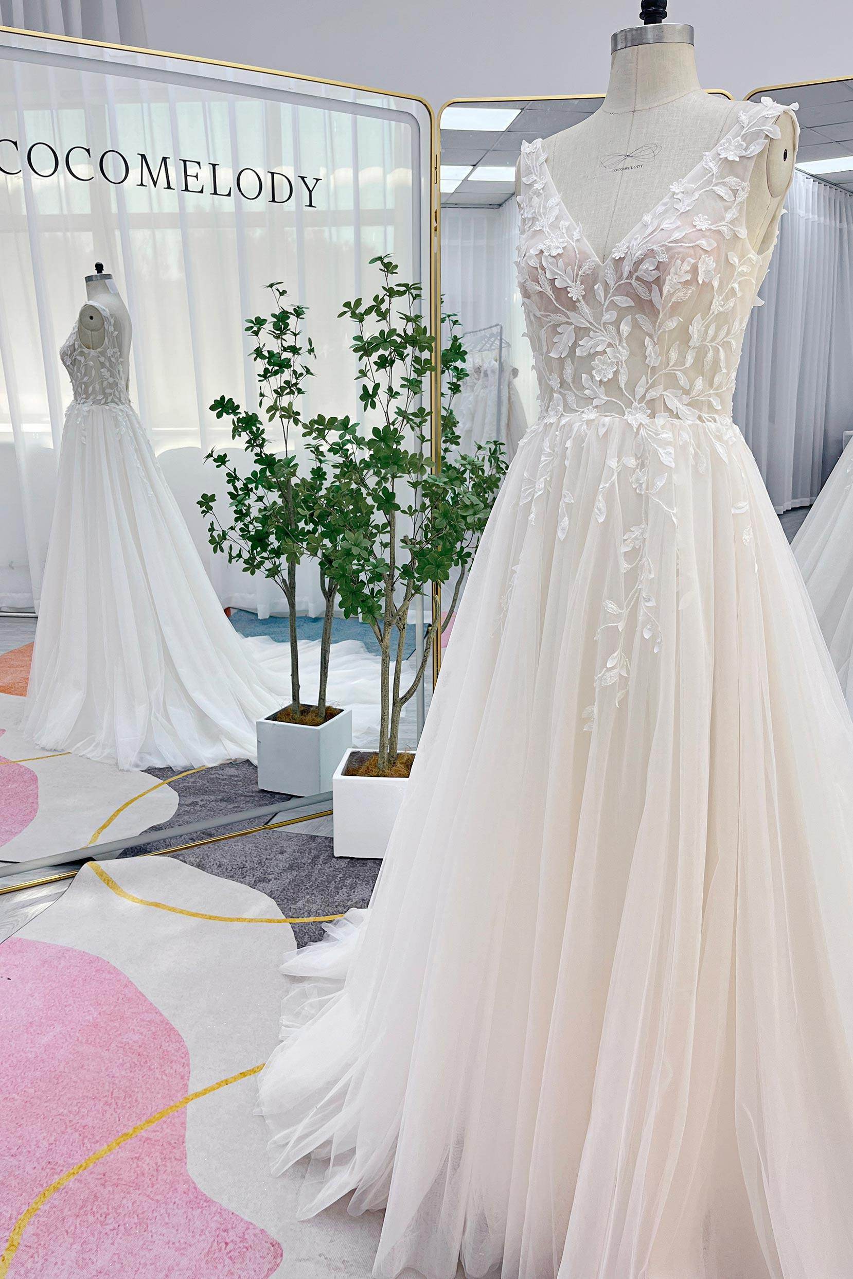 A-Line Court Train Lace Tulle Wedding Dress CW3238CR - COCOMELODY