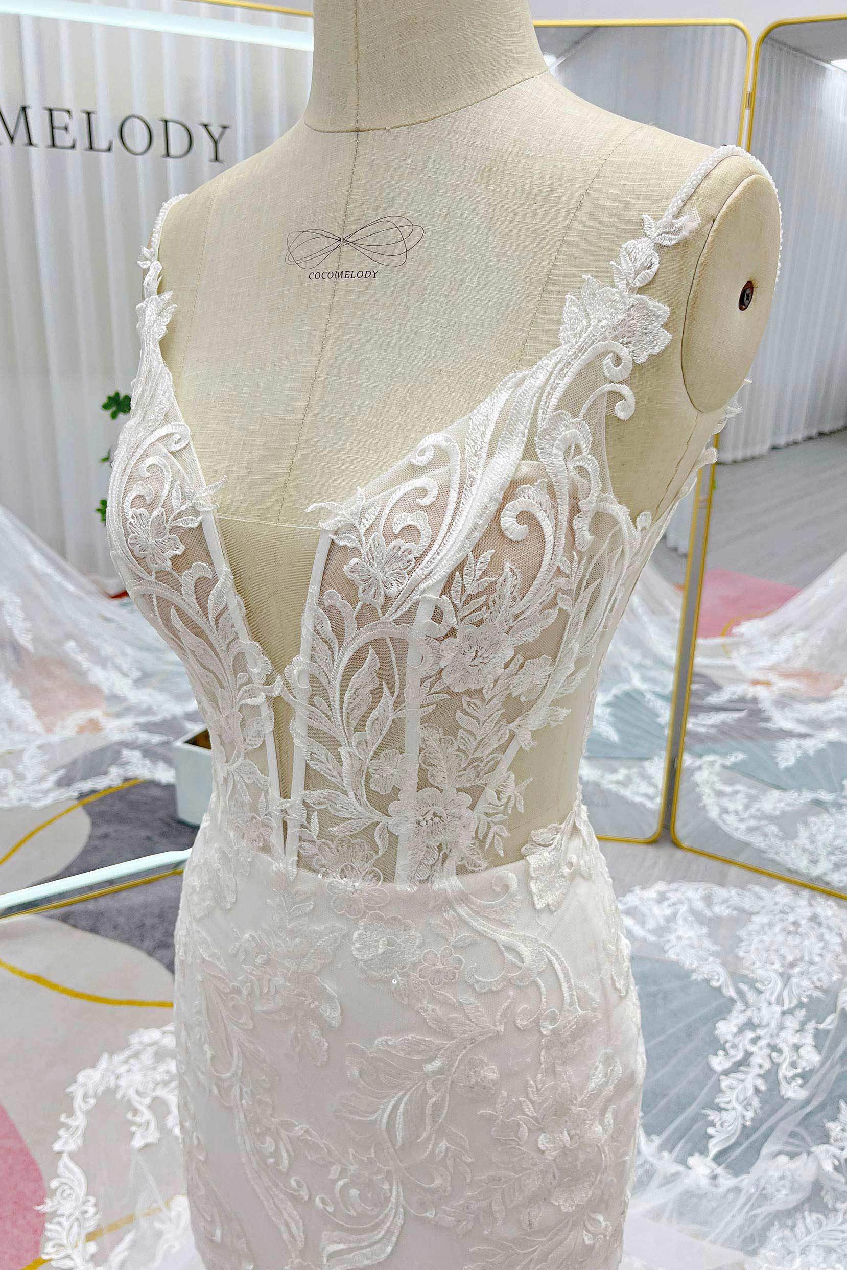 Trumpet-Mermaid Cathedral Train Lace Tulle Wedding Dress CW3256 - COCOMELODY