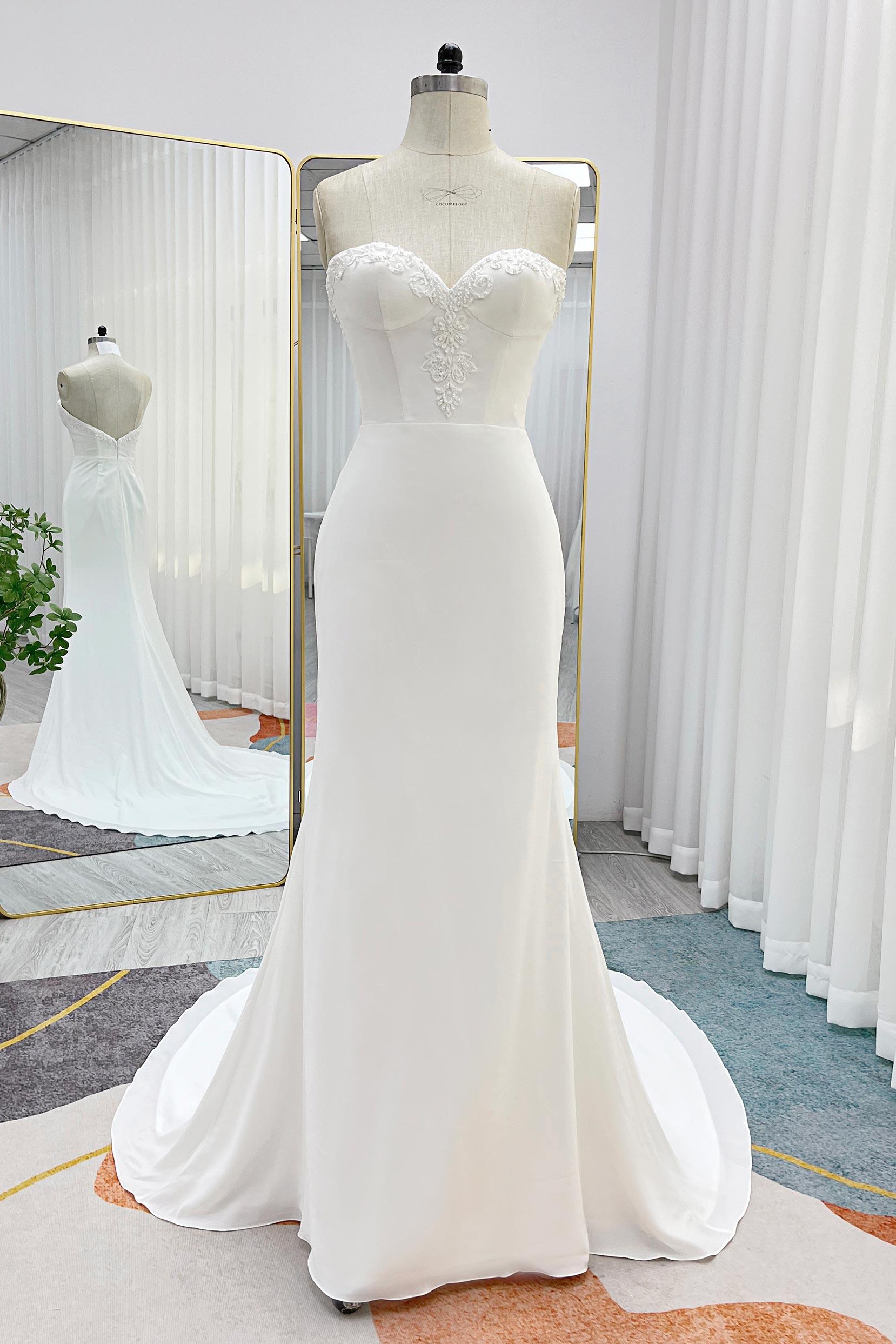 Trumpet-Mermaid Court Train Chiffon Wedding Dress CW3267 - COCOMELODY