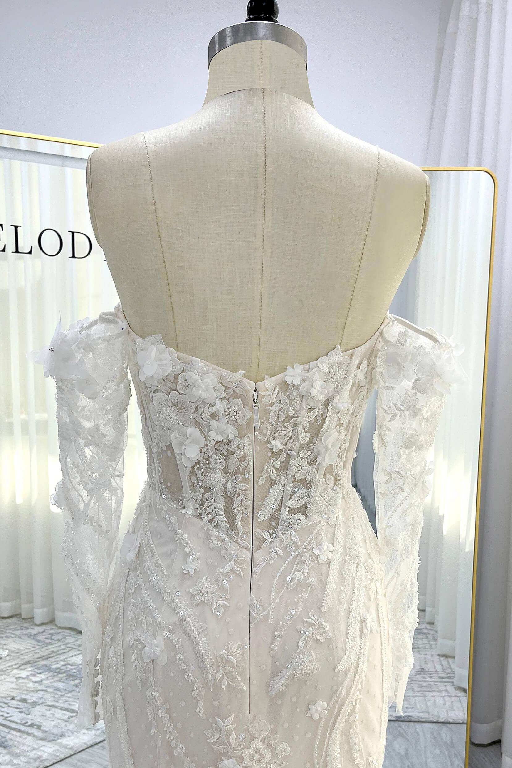 Trumpet-Mermaid Court Train Lace Tulle Wedding Dress CW3536 - COCOMELODY