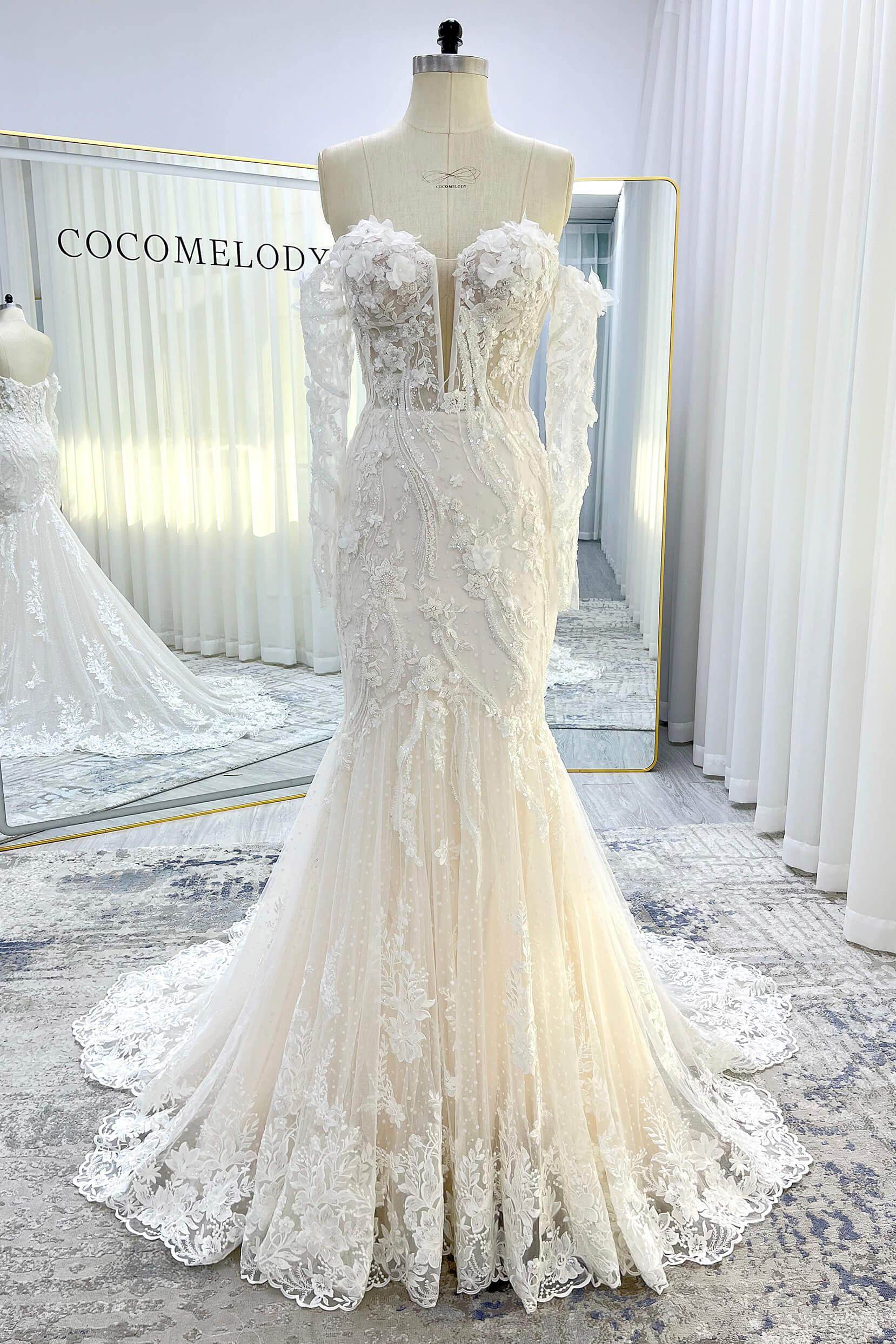 Trumpet-Mermaid Court Train Lace Tulle Wedding Dress CW3536 - COCOMELODY