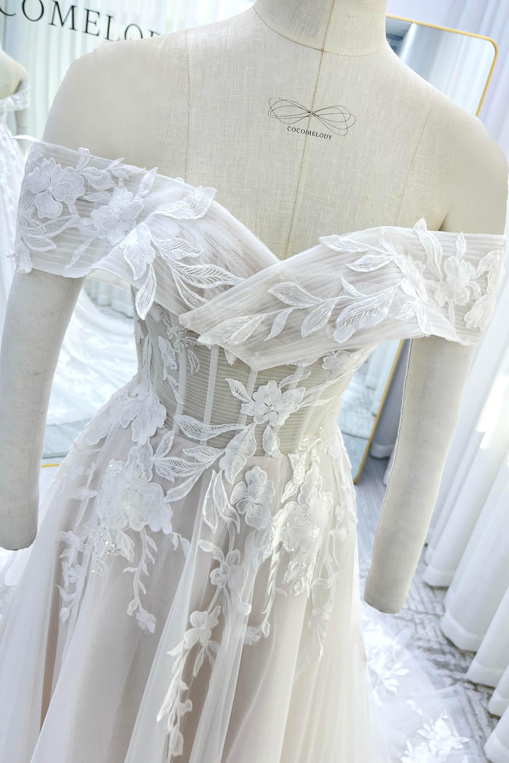 A-Line Court Train Lace Tulle Wedding Dress CW3539 - COCOMELODY