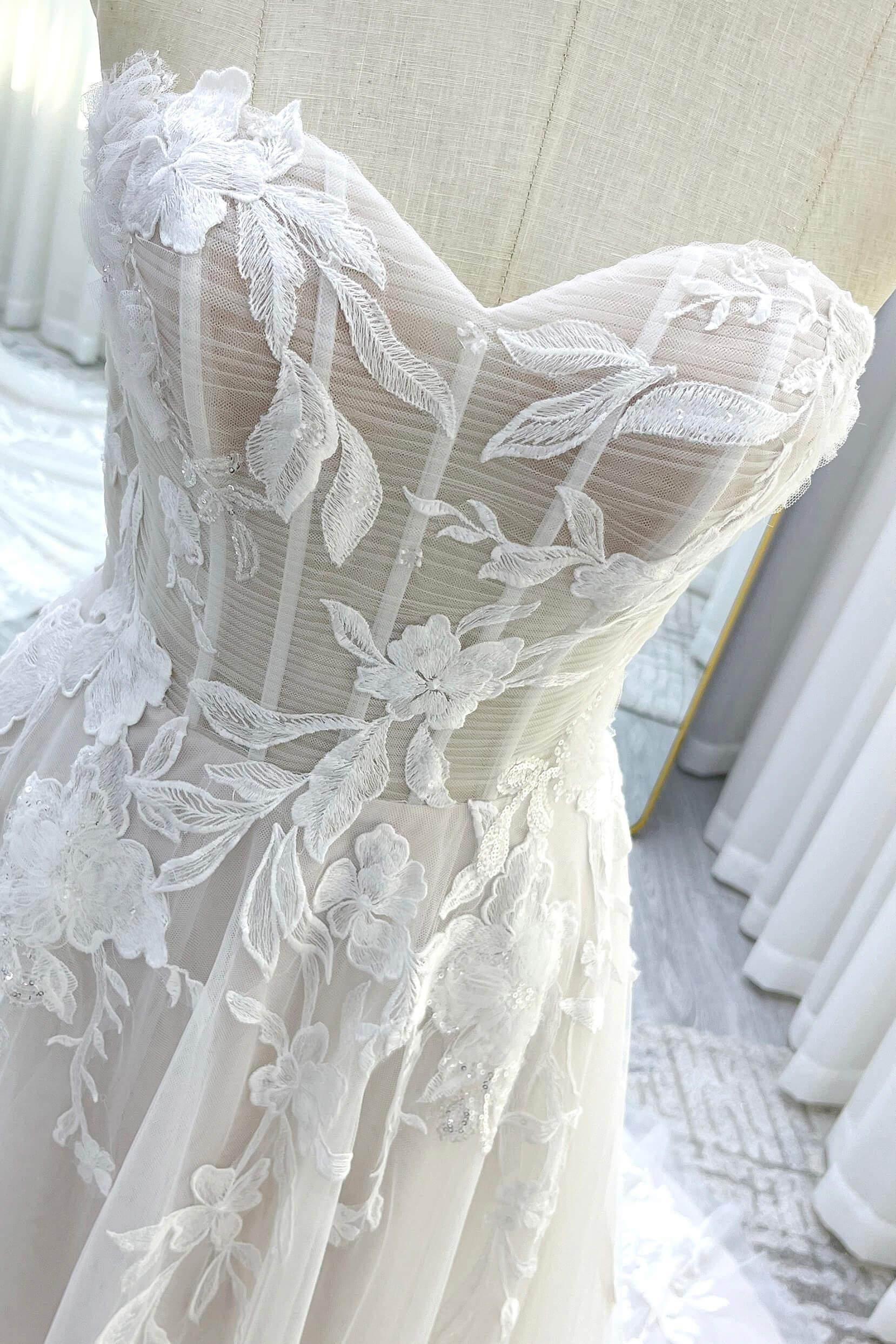 A-Line Court Train Lace Tulle Wedding Dress CW3539CR - COCOMELODY